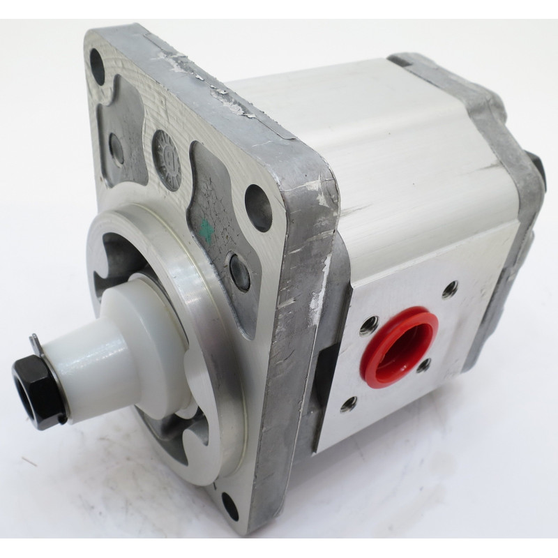 SNP2 8D C002 HYDRAULIC GEAR PUMP