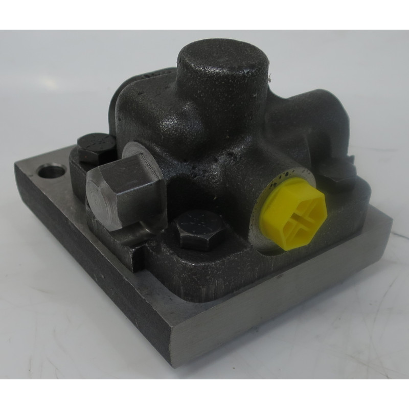 FLOW CONTROL VALVE ASSEMBLY FOR