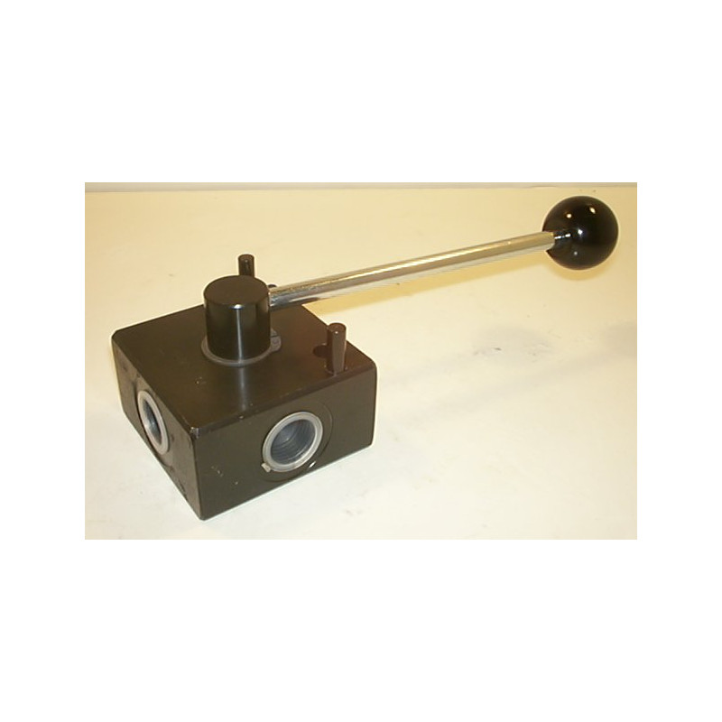 1/2 BSP 3 WAY OPEN CENTRE