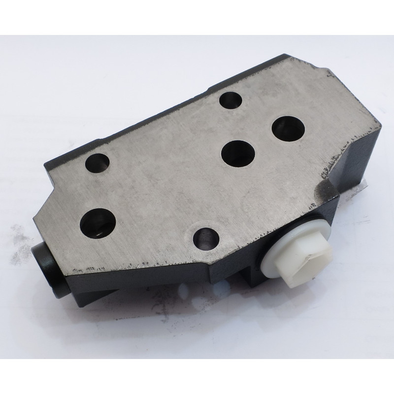 V5-60 OUTLET COVER TOP 1/2 BSP