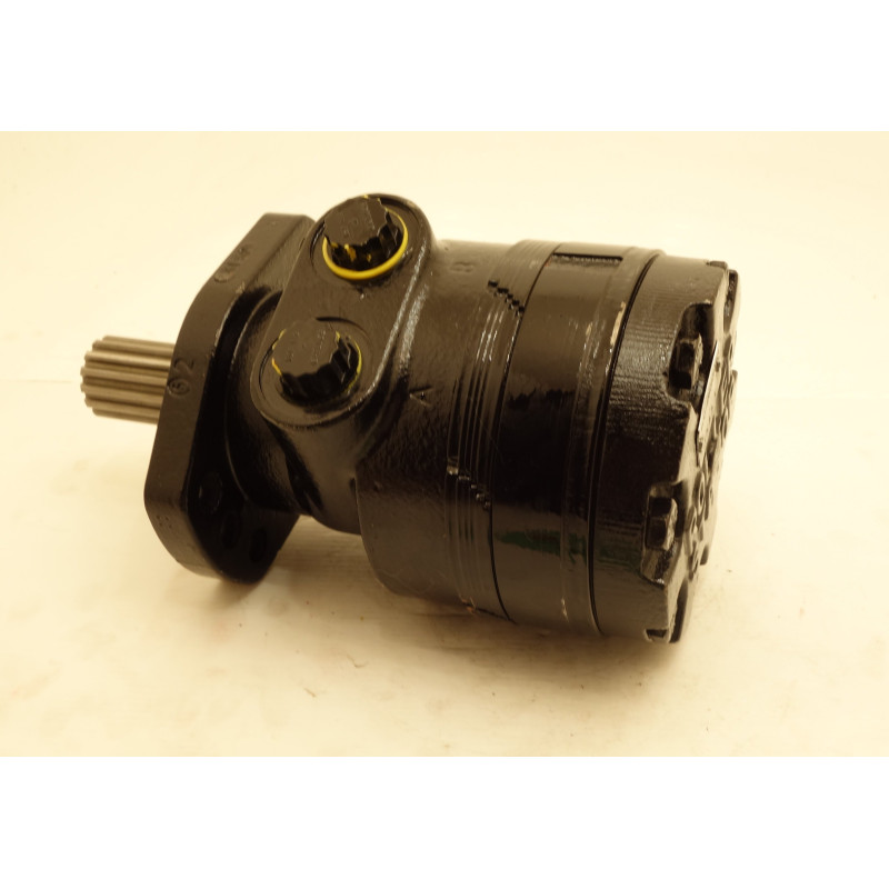 HYDRAULIC MOTOR 261CC/REV 14 TOOTH SHAFT