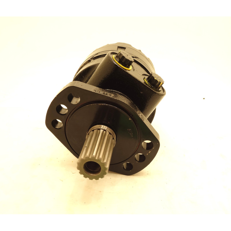 HYDRAULIC MOTOR 261CC/REV 14 TOOTH SHAFT