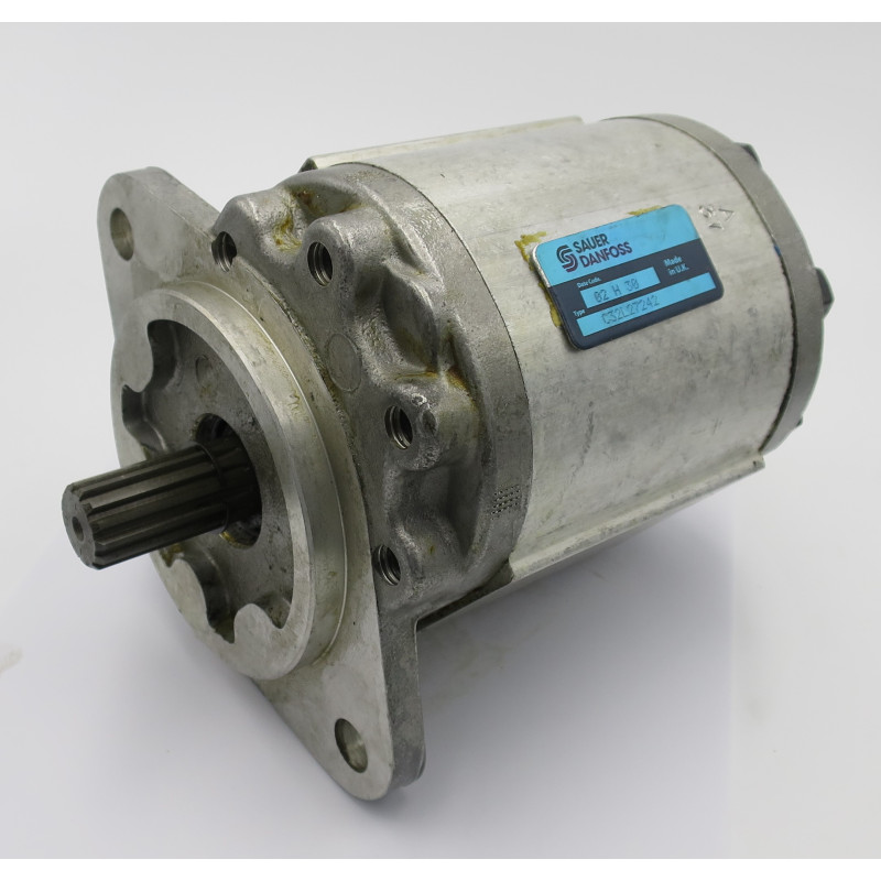 C32L KOMATSU HYDRAULIC PUMP 27242